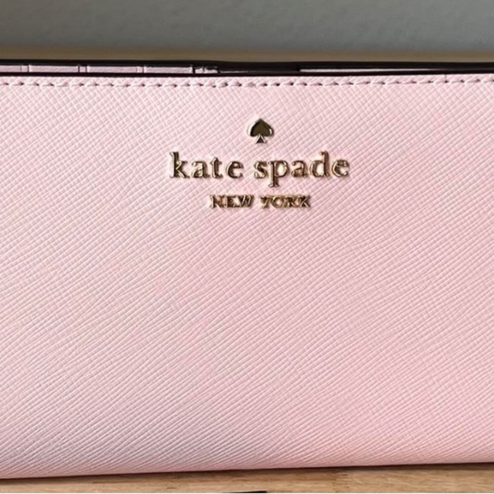 Kate Spade Cameron bifold wallet. Pink Women's Bag